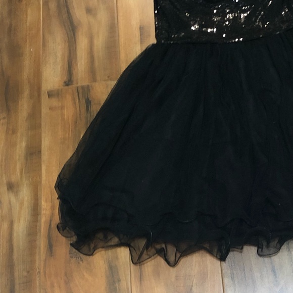 FOREVER 21 | Black Sequin Strapless Dress - Picture 3 of 8